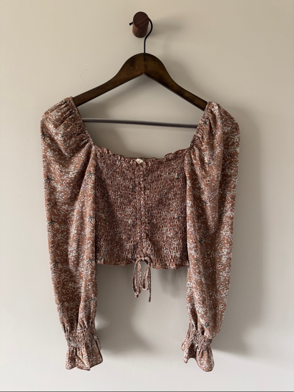 BLUSH J SMOCKED LONG SLEEVE CROP TOP DITSY FLORAL FAWN BROWN SIZE SMALL